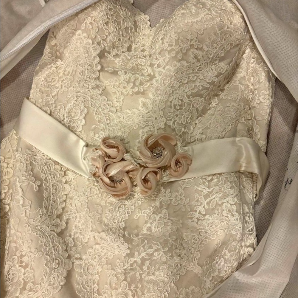 Stella York wedding dress - Size 14